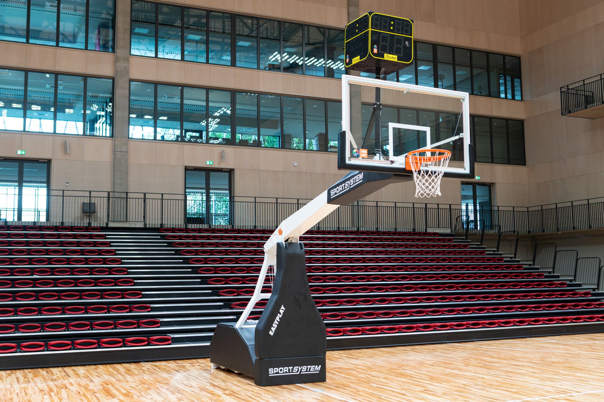 Komandu sporta spēļu halles grozs