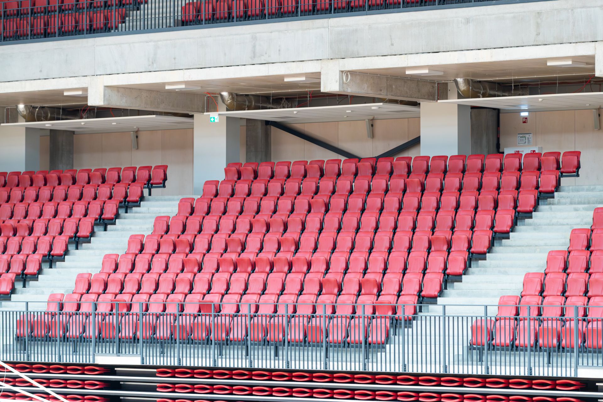 Komandu sporta spēļu halles tribīnes